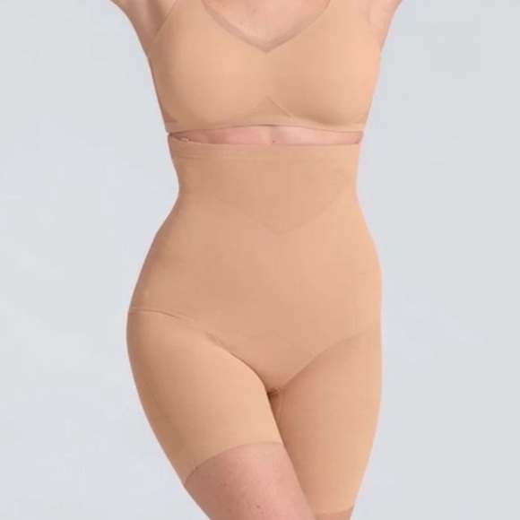NWT Honeylove Sculptwear SuperPower Shorts Nude Size Medium - Picture 1 of 9